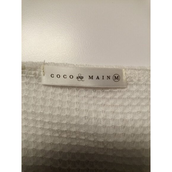 Coco and Main Women's White Crewneck Sweater Size Medium - Picture 6 of 6